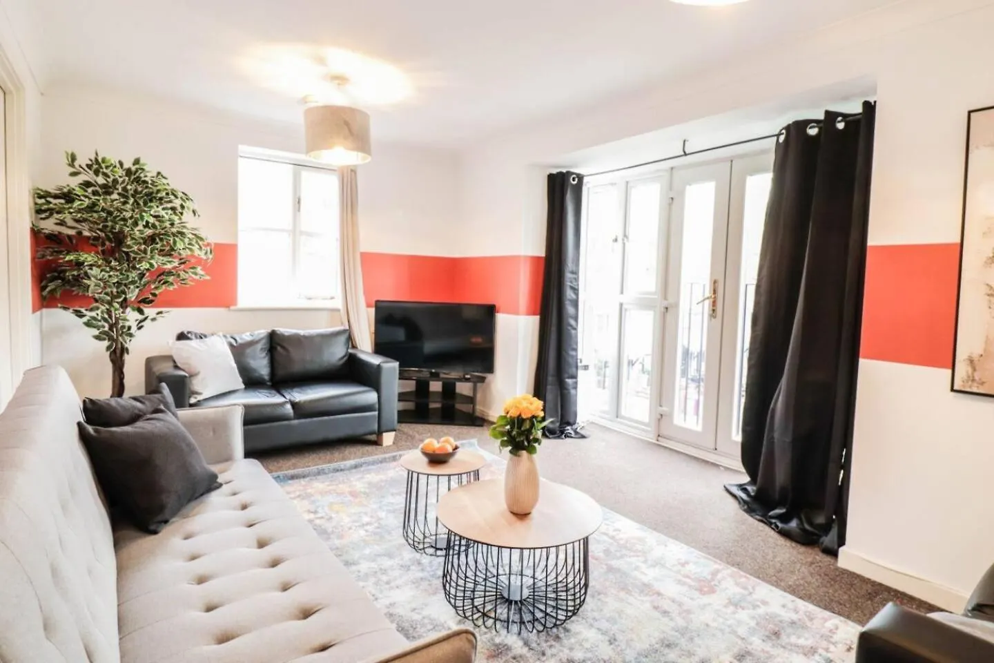 Modern 2Br Flat In Bentley House Apartment London