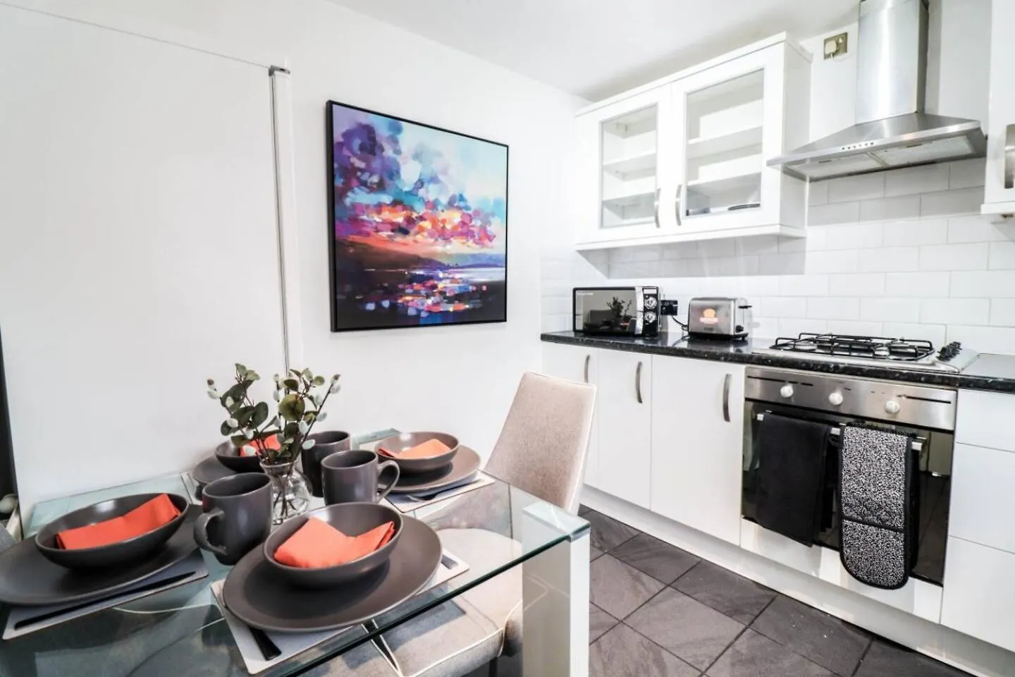 Modern 2Br Flat In Bentley House Apartment London