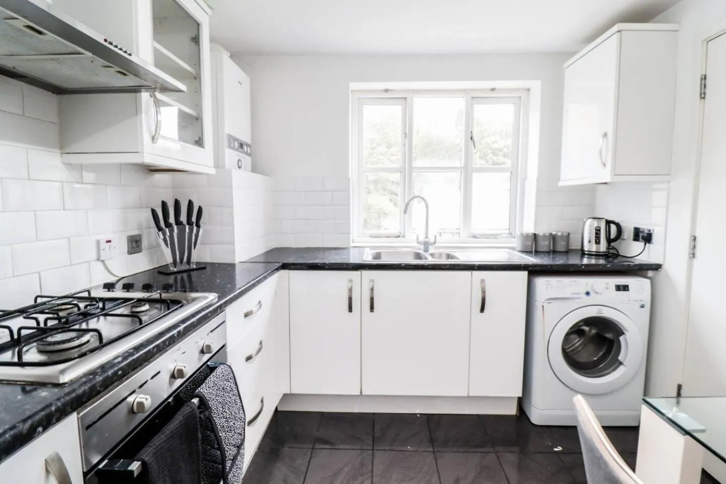 Modern 2Br Flat In Bentley House Apartment London